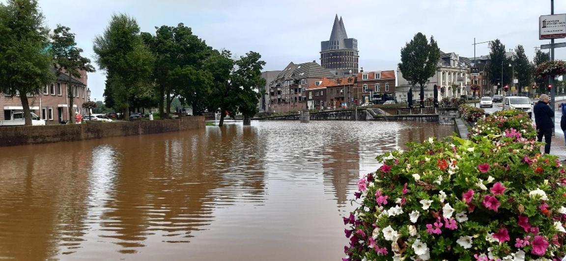 Roermond Uniek Stadspand, Compleet Woonhuis Ngoại thất bức ảnh